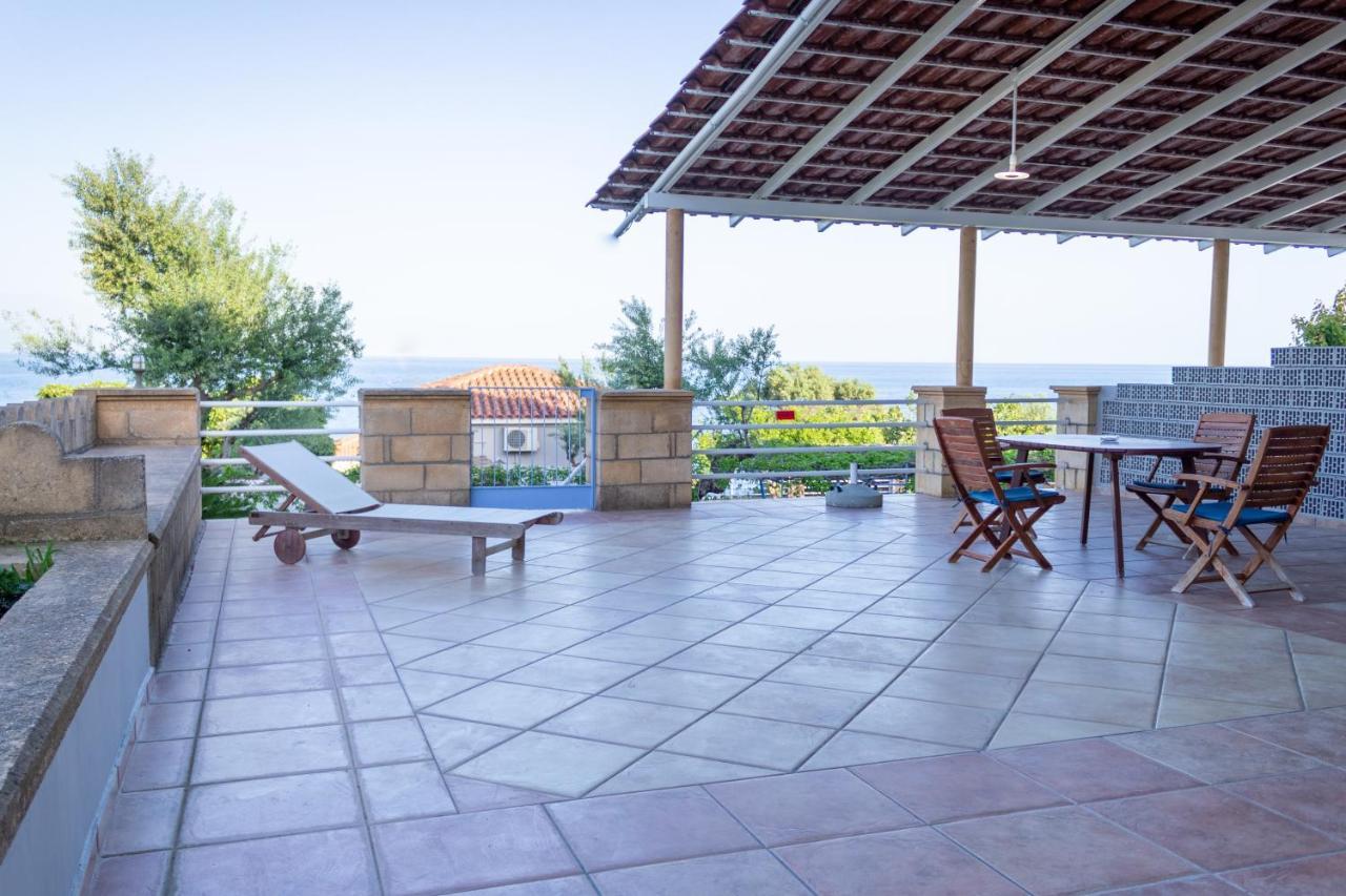Alexandros Seaside Family Apartments & Villas - Paradise, 7' From Petalidi Kalamaki Kültér fotó
