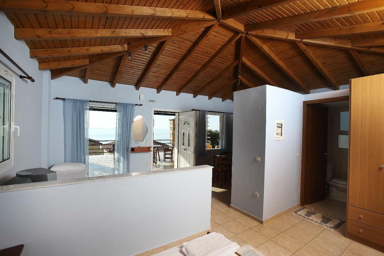 Alexandros Seaside Family Apartments & Villas - Paradise, 7' From Petalidi Kalamaki Kültér fotó