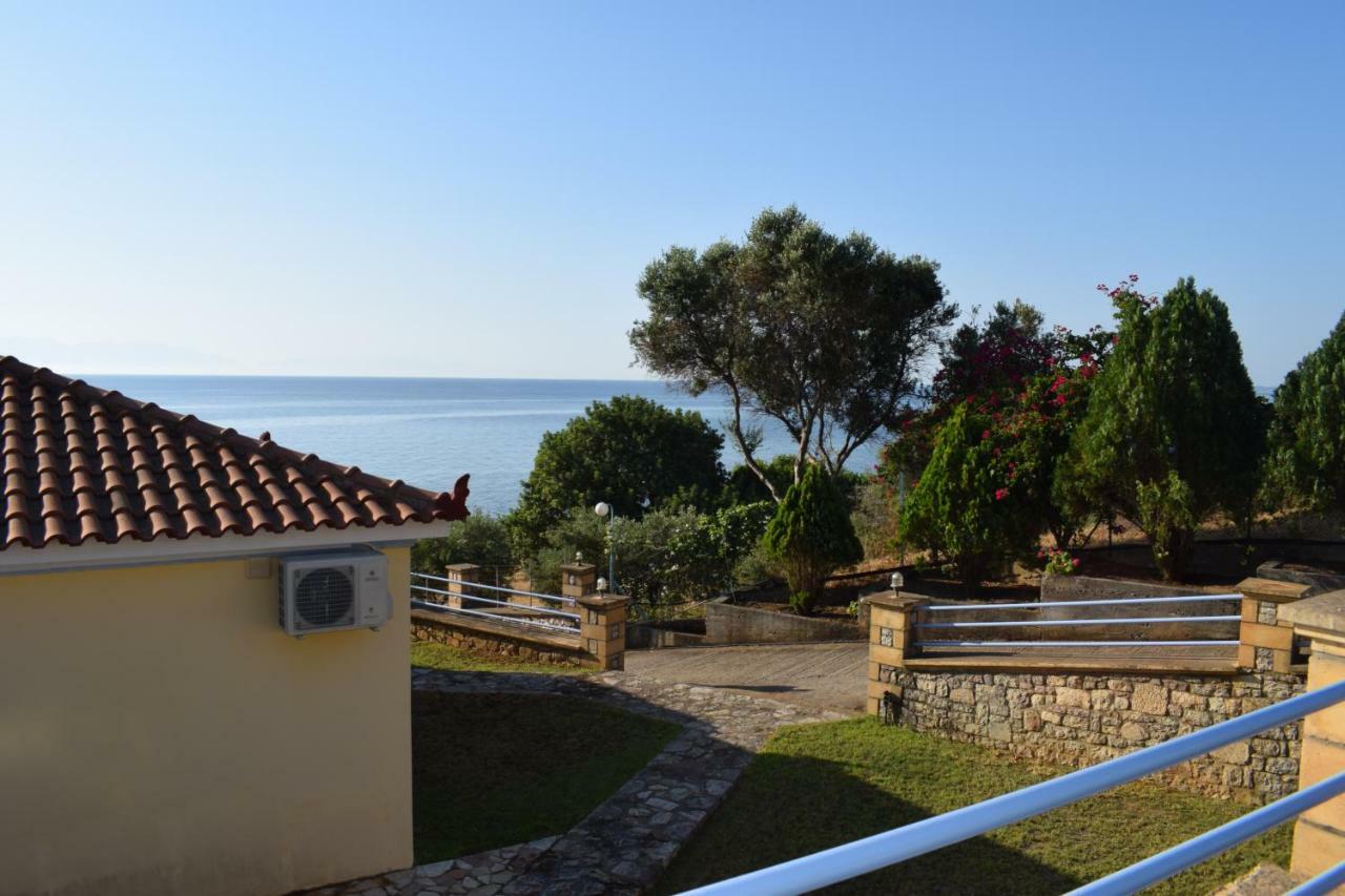 Alexandros Seaside Family Apartments & Villas - Paradise, 7' From Petalidi Kalamaki Kültér fotó