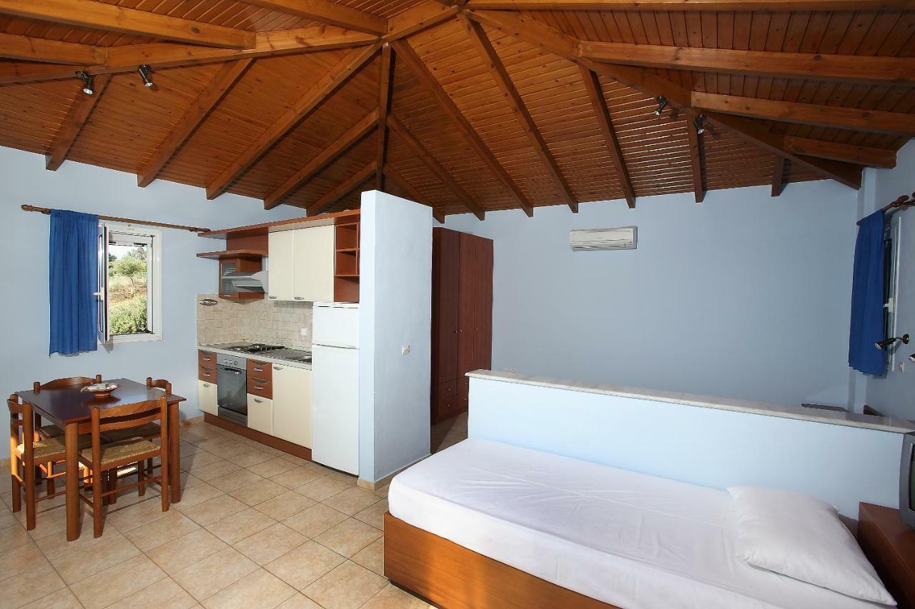 Alexandros Seaside Family Apartments & Villas - Paradise, 7' From Petalidi Kalamaki Kültér fotó