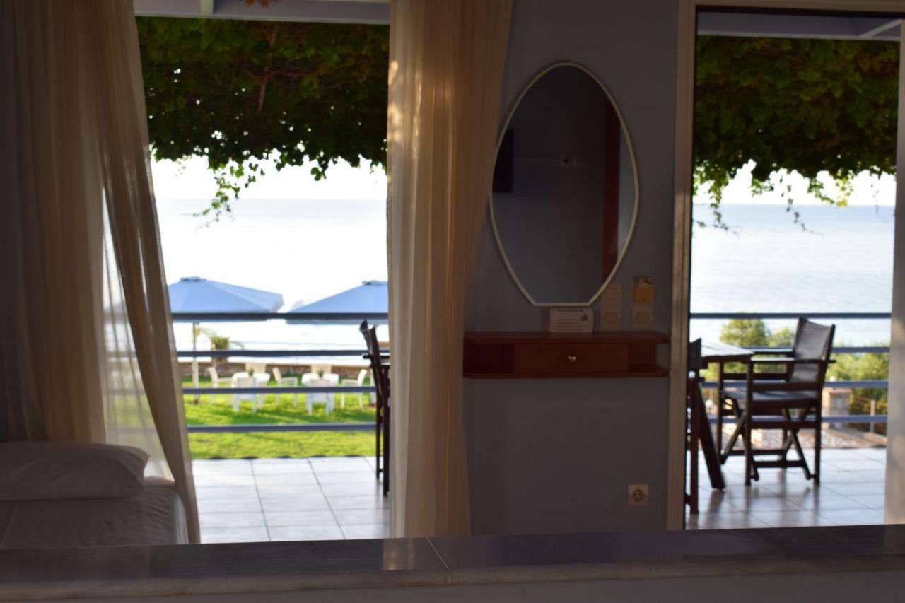 Alexandros Seaside Family Apartments & Villas - Paradise, 7' From Petalidi Kalamaki Kültér fotó
