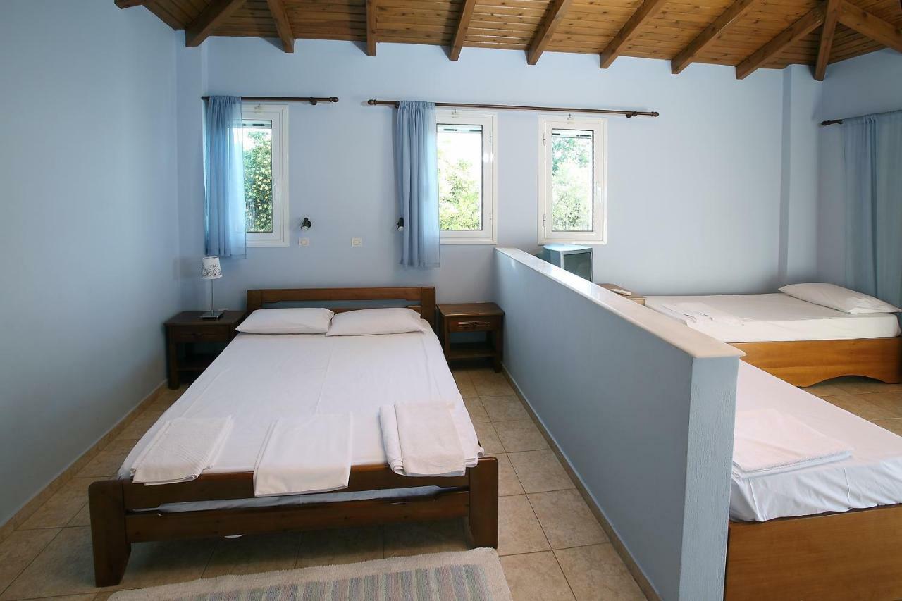 Alexandros Seaside Family Apartments & Villas - Paradise, 7' From Petalidi Kalamaki Kültér fotó