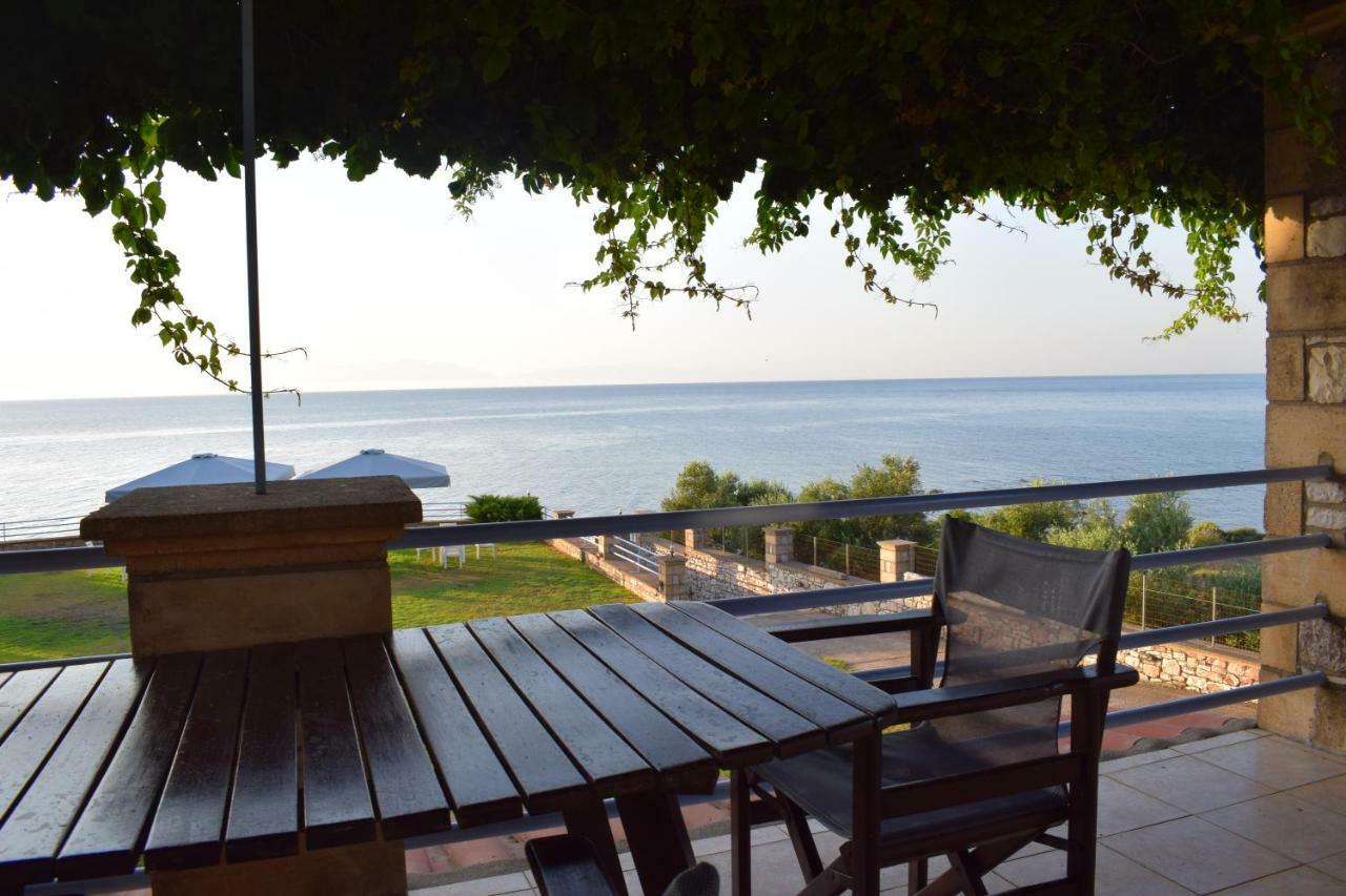 Alexandros Seaside Family Apartments & Villas - Paradise, 7' From Petalidi Kalamaki Kültér fotó