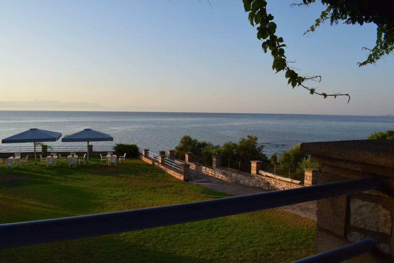 Alexandros Seaside Family Apartments & Villas - Paradise, 7' From Petalidi Kalamaki Kültér fotó