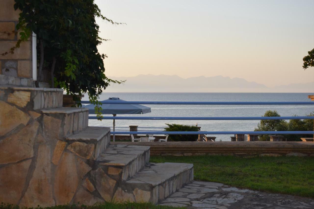 Alexandros Seaside Family Apartments & Villas - Paradise, 7' From Petalidi Kalamaki Kültér fotó