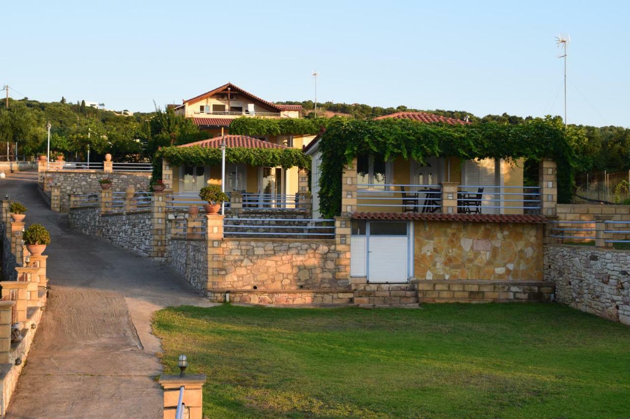 Alexandros Seaside Family Apartments & Villas - Paradise, 7' From Petalidi Kalamaki Kültér fotó
