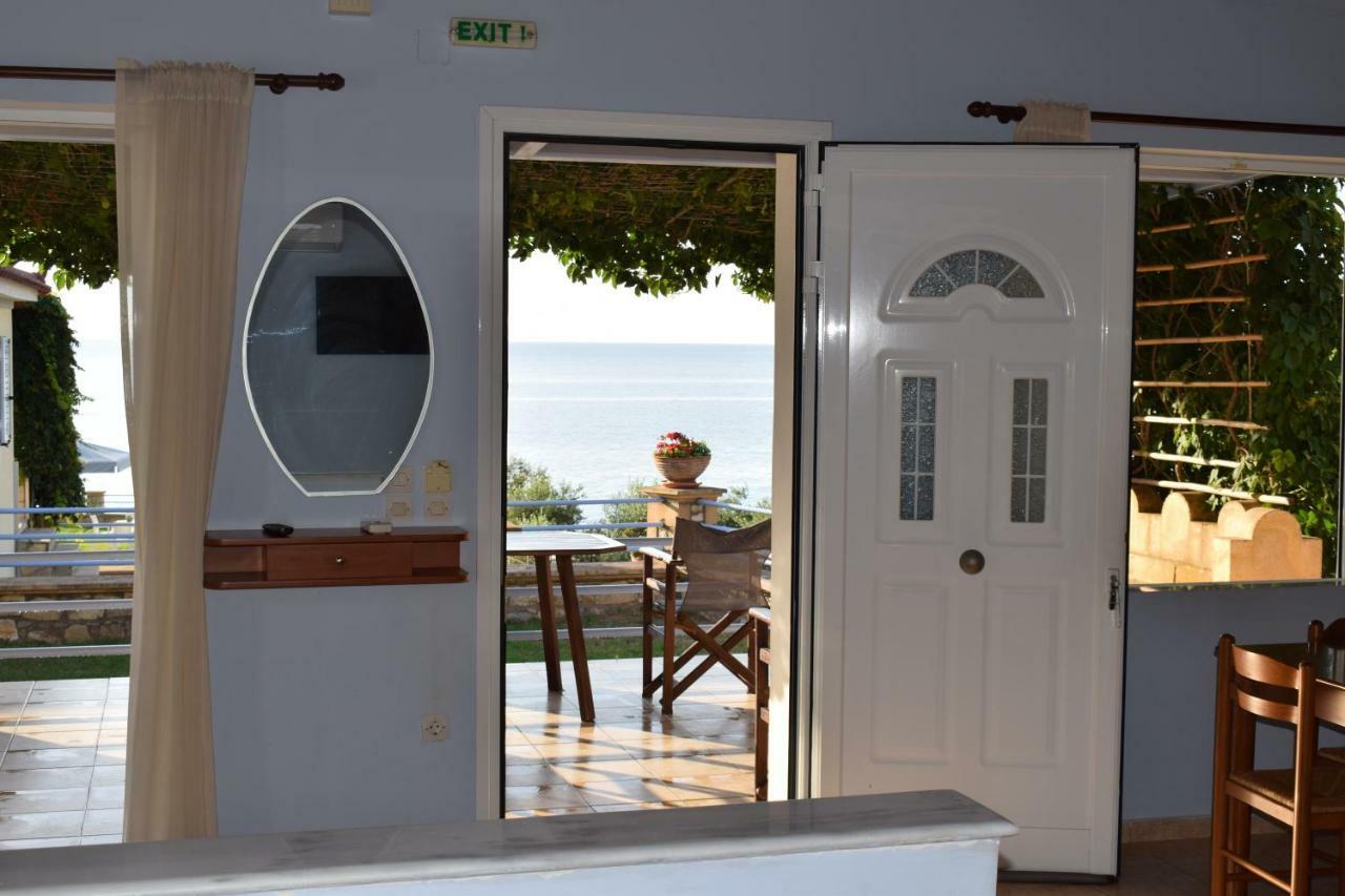 Alexandros Seaside Family Apartments & Villas - Paradise, 7' From Petalidi Kalamaki Kültér fotó