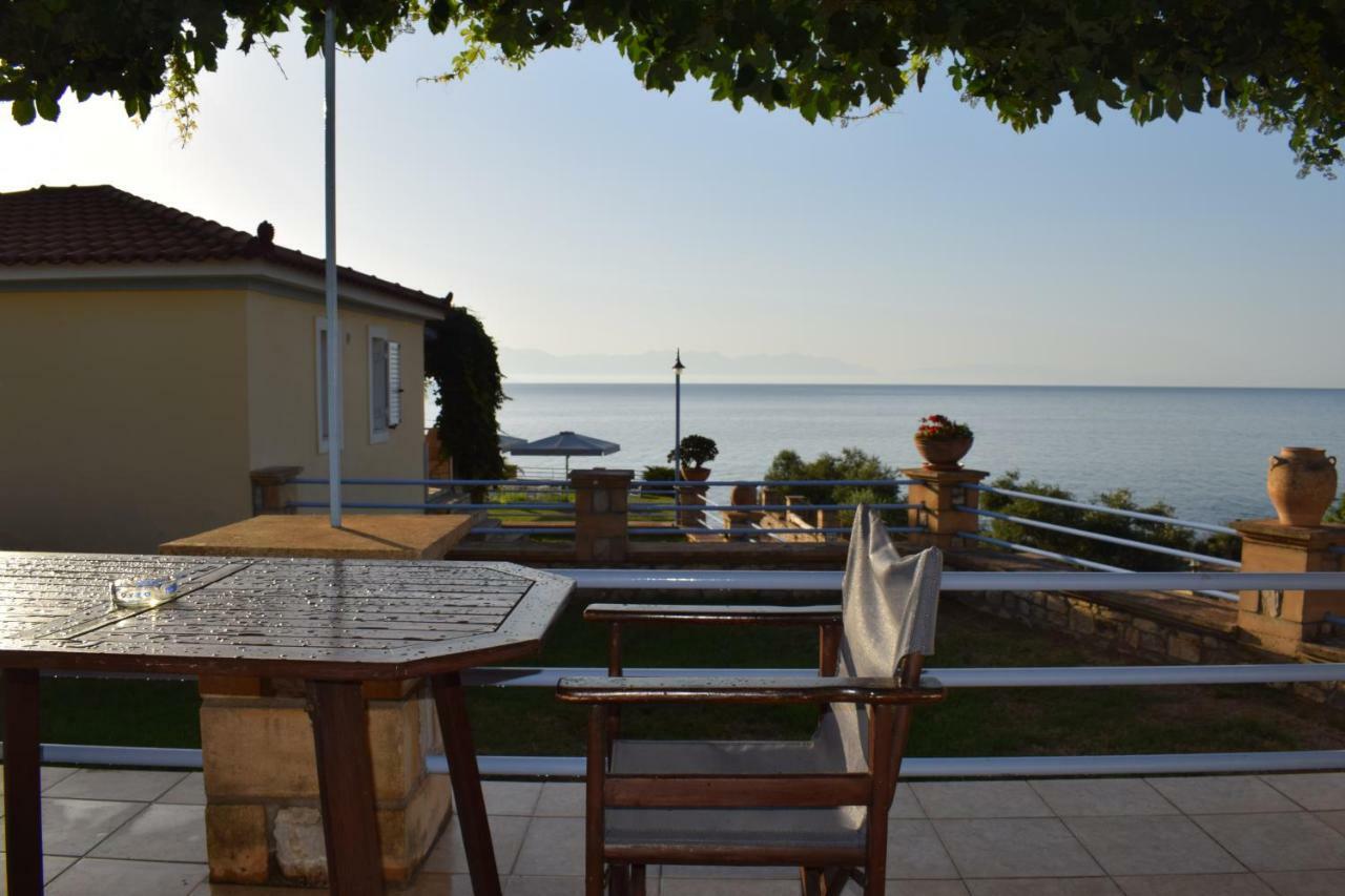 Alexandros Seaside Family Apartments & Villas - Paradise, 7' From Petalidi Kalamaki Kültér fotó